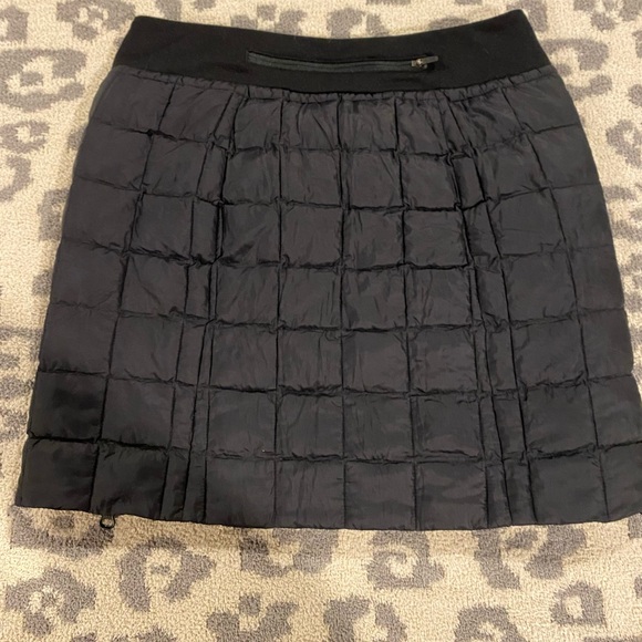 LN The North Face Puffer Mini Skirt Sz S - Picture 4 of 6